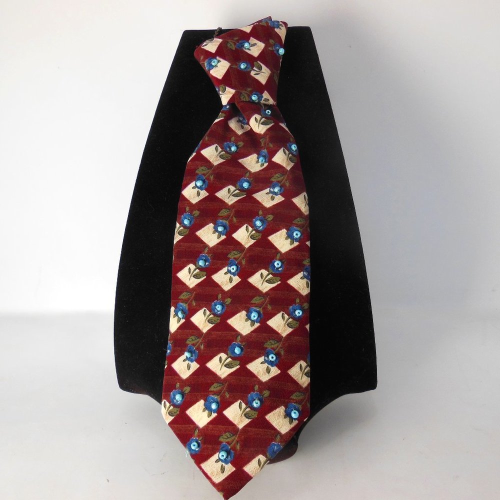 Woman's Beaded pendent tie, hand beaded necklace, handcrafted  neckwear, unique